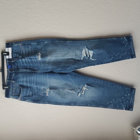 4/$30 **NWT Arizona highest rise mom jeans semi relaxed fit with tapered… - Picture 1 of 13